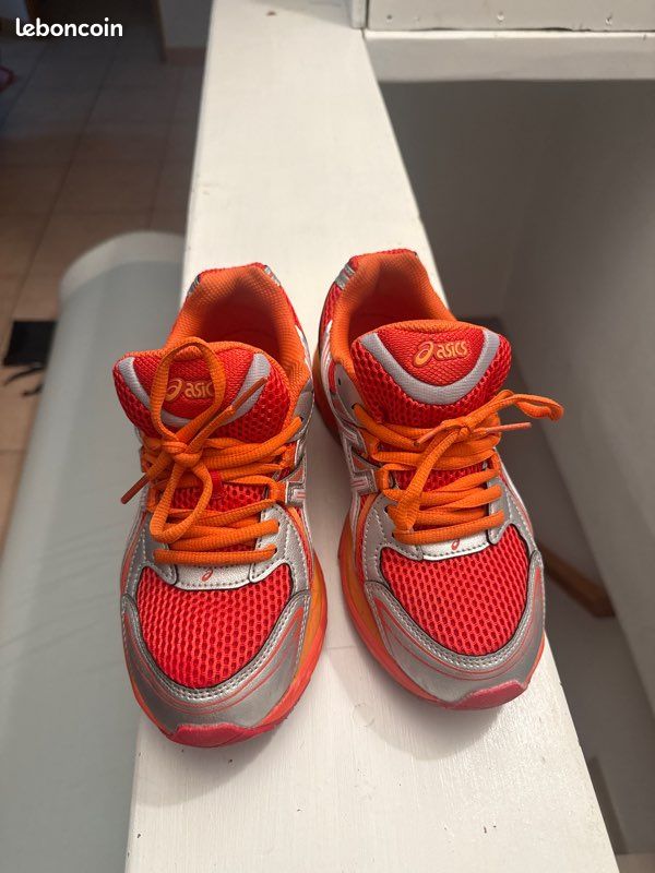 ASICS orange (image 2)