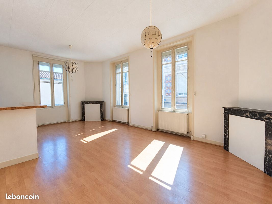Immeuble 170 m² · à Cognac · 170 m² · 208 000 €
