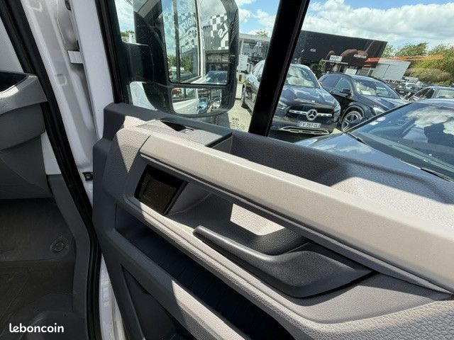 Volkswagen CRAFTER FOURGON VOLKSWAGEN CRAFTER 177 CV GPS TEL CAMERA DE RECUL VITRE ARRIERE Fourgon Business Line L4 H3 (21 243HT) (image 33)