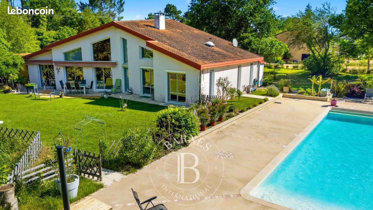 Maison 8 pièces 245 m² · à Coursac · 245 m² · 570 000 €