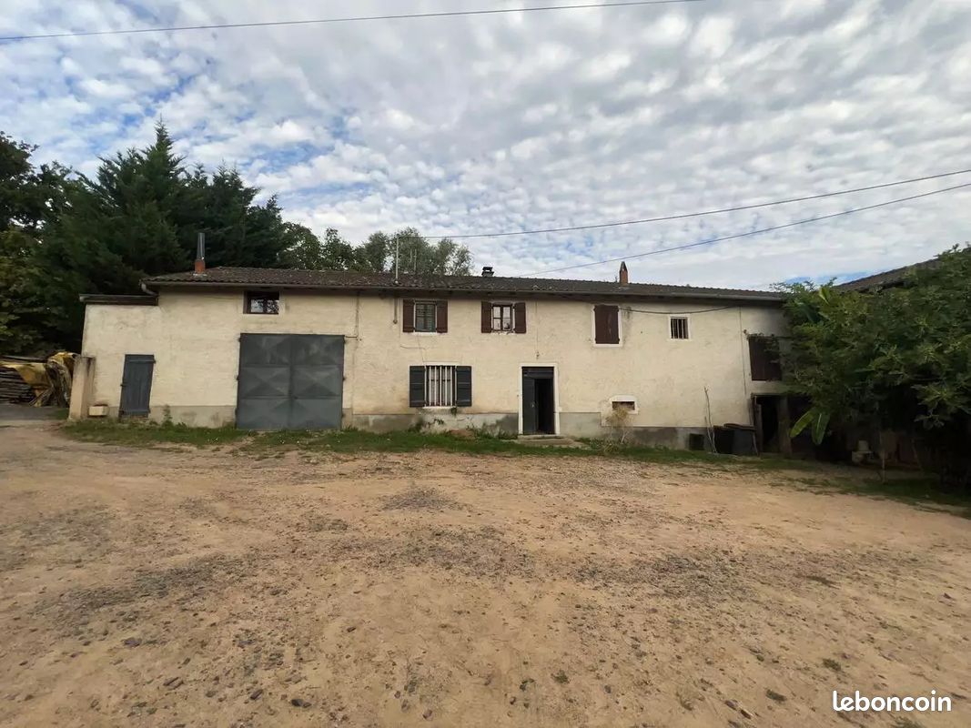 Maison 9 pièces 115 m² · à Corcelles-en-Beaujolais · 115 m² · 139 000 €