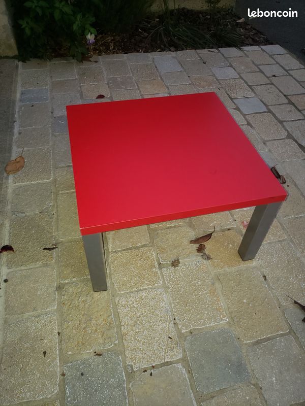 Table basse contemporaine (image 1)