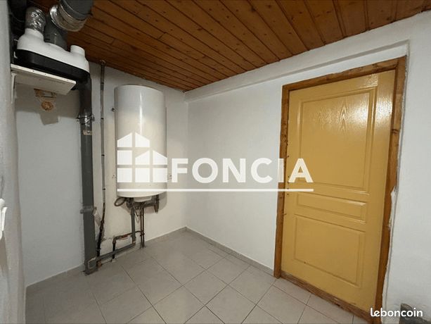 https://img.leboncoin.fr/api/v1/lbcpb1/images/gh/a4/25/gha42582eb1b28a7889fabeb91e907c1eddffd18.jpg?rule=ad-image