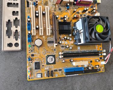 KIT CARTE MERE ASUS A7V8X-LA (HP) + PROCESSEUR SEMPRON 2400