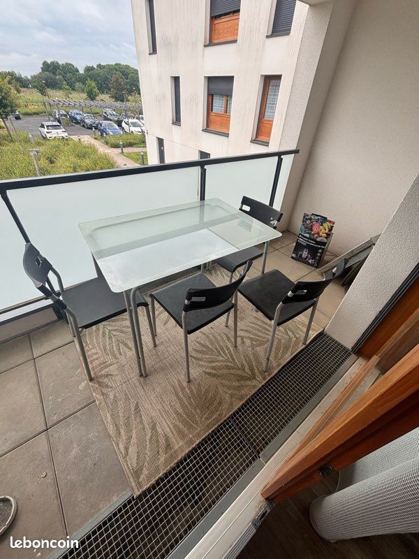Table et chaises extérieures (image 1)