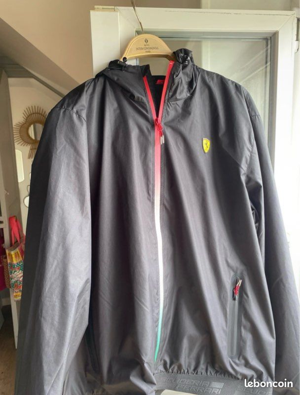 Veste blouson coupe vent/pluie Ferrari Vêtements