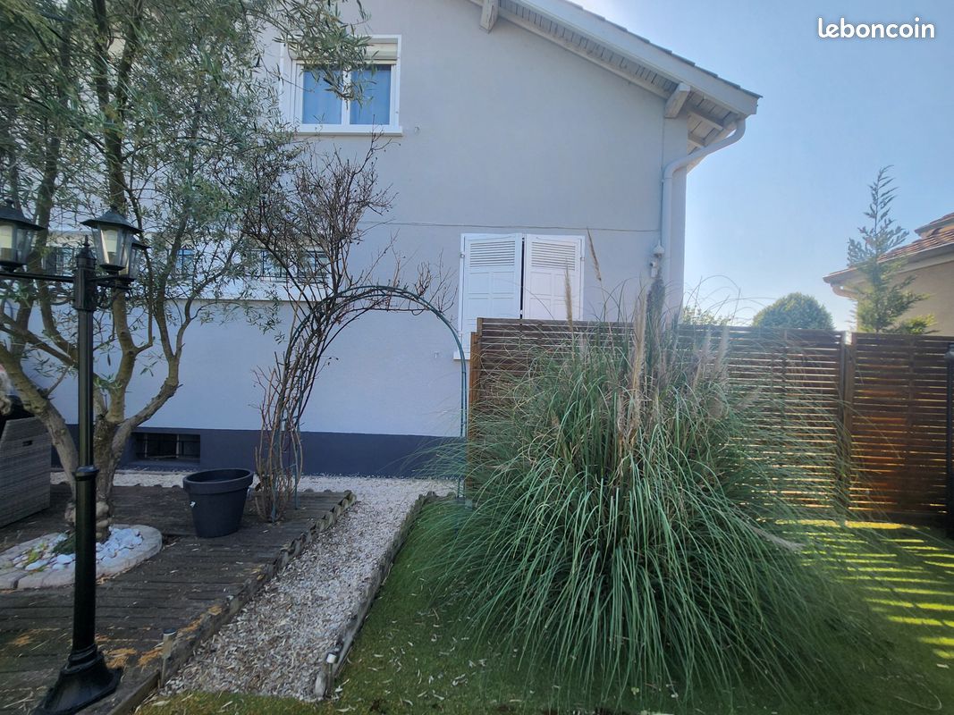 Maison 6 pièces 210 m² · à Feurs · 210 m² · 285 000 €