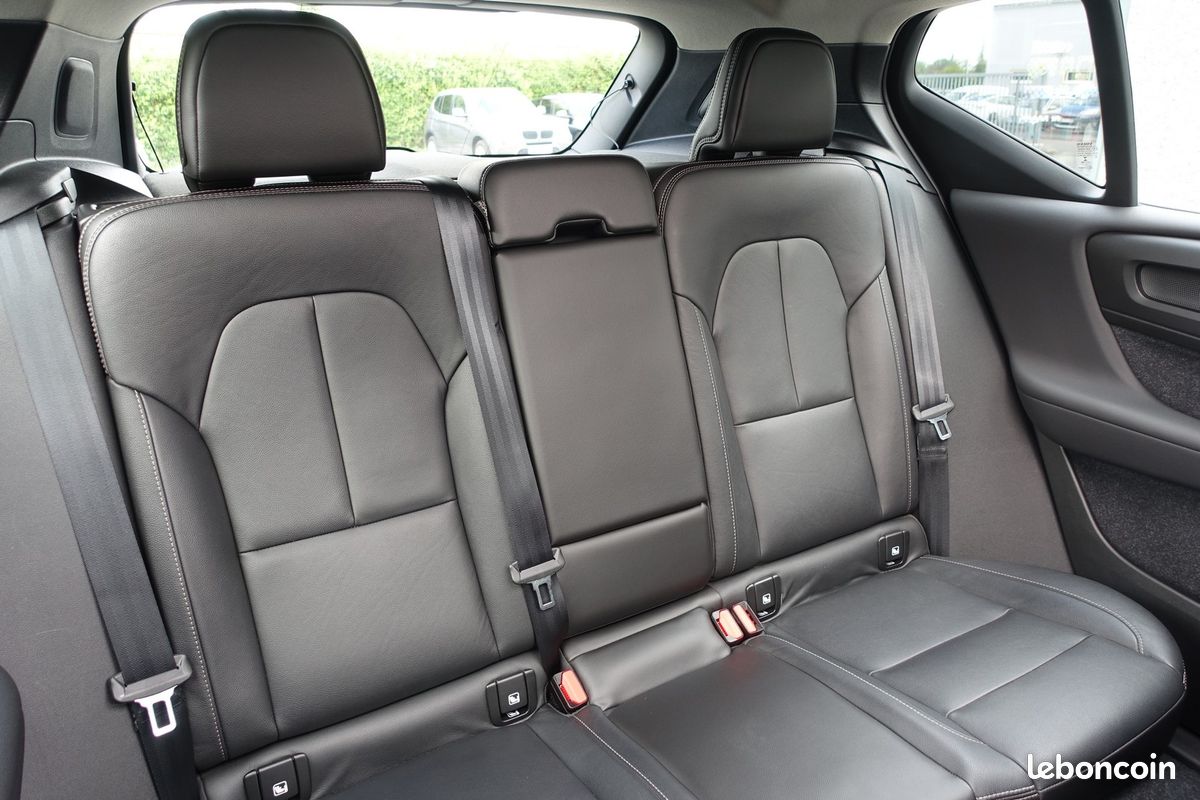 XC40 D3 2.0 Geartronic 150ch Momentum Cuir/Toit ouvrant/Gps Europe/Caméra de recul/Régulateur/Carplay/Hayon électrique/1*Main/Garantie 12 mois (image 7)