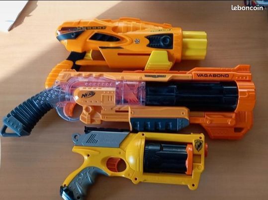 Lot De 3 Pistolets Nerf D'occasion - Multicolore, Plastique/caoutchouc, Pour Jouer En Famille