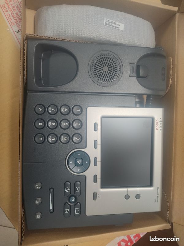 Cisco IP Phone CP-7945G – Téléphone IP Professionnel Gigabit avec Écran Couleur (image 1)