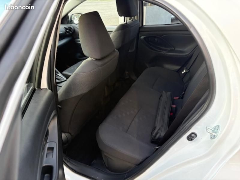 Toyota Yaris 116h Design 5p MC24 (image 9)