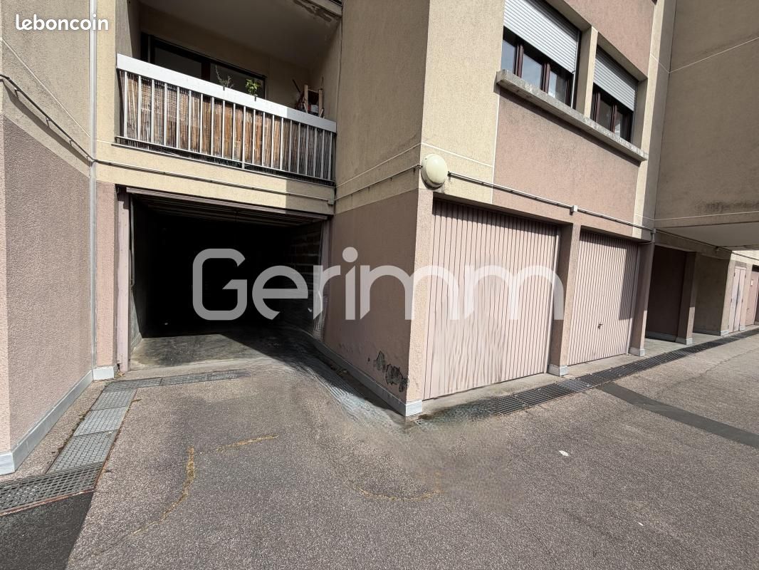 Parking 26 m² · à Grenoble · 26 m² · 21 000 €