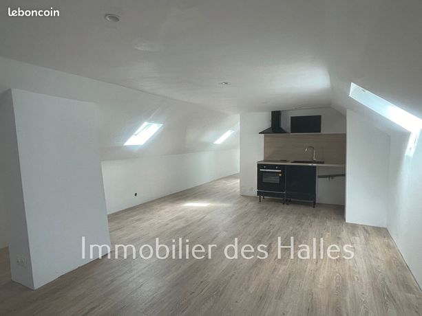 https://img.leboncoin.fr/api/v1/lbcpb1/images/gh/ac/23/ghac23f25d5c27a7c6734ae47f8198f2efe94ead.jpg?rule=ad-image