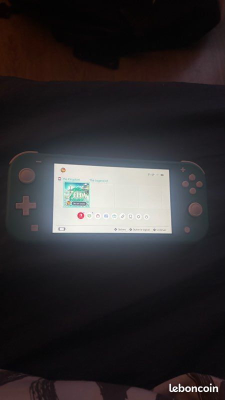Switch lite + Zelda tears of the kingdom (image 1)