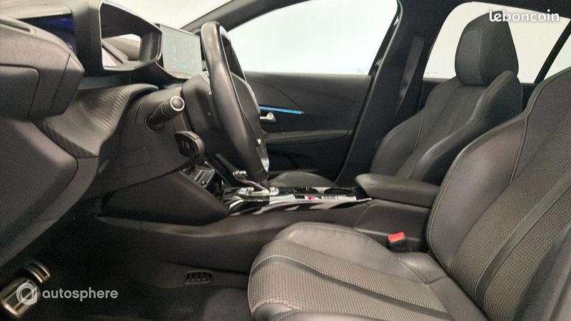 Peugeot 208 e-208 136ch GT (image 12)