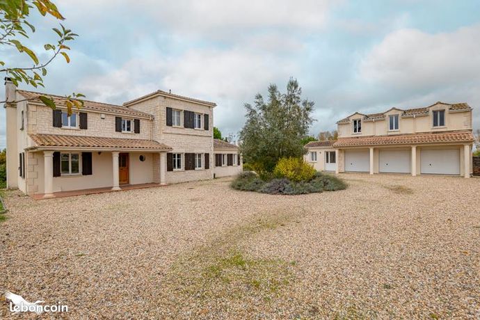 Maison 8 pièces 200 m²