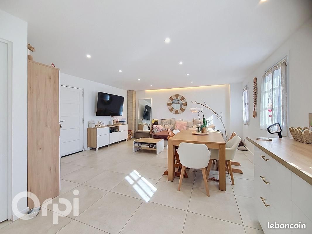 Appartement 3 pièces 77 m² · à Le Beausset · 77 m² · 290 000 €