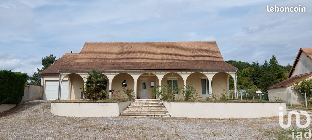 Maison 10 pièces 252 m² · à Saint-Romain-sur-Cher · 252 m² · 318 000 €