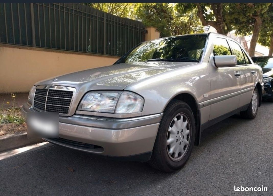 Auto C220 (image 1)