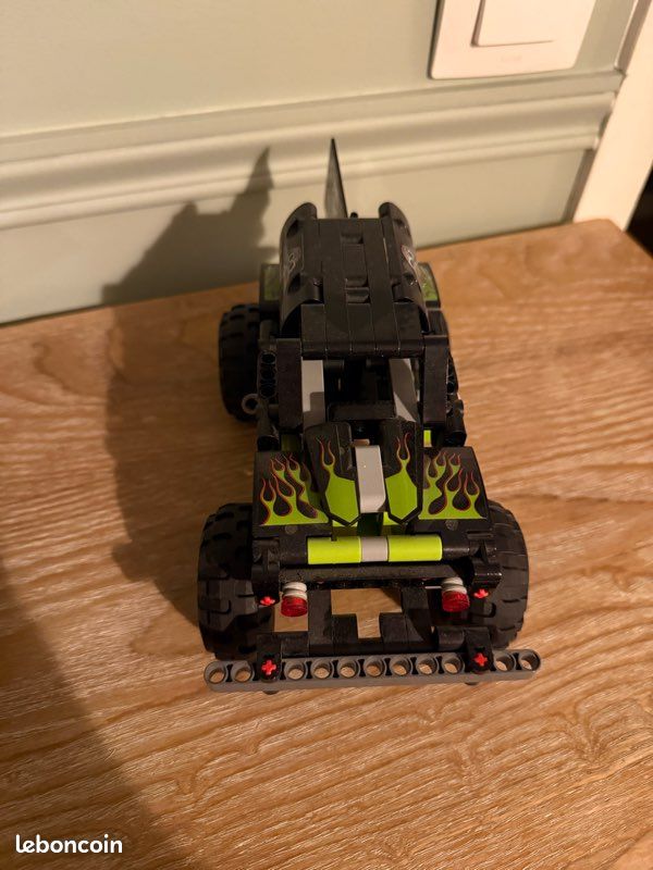 LEGO 42118 Technic Monster Jam Grave Digger (image 6)