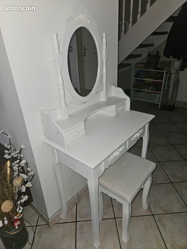 Coiffeuse blanche et tabouret (image 9)