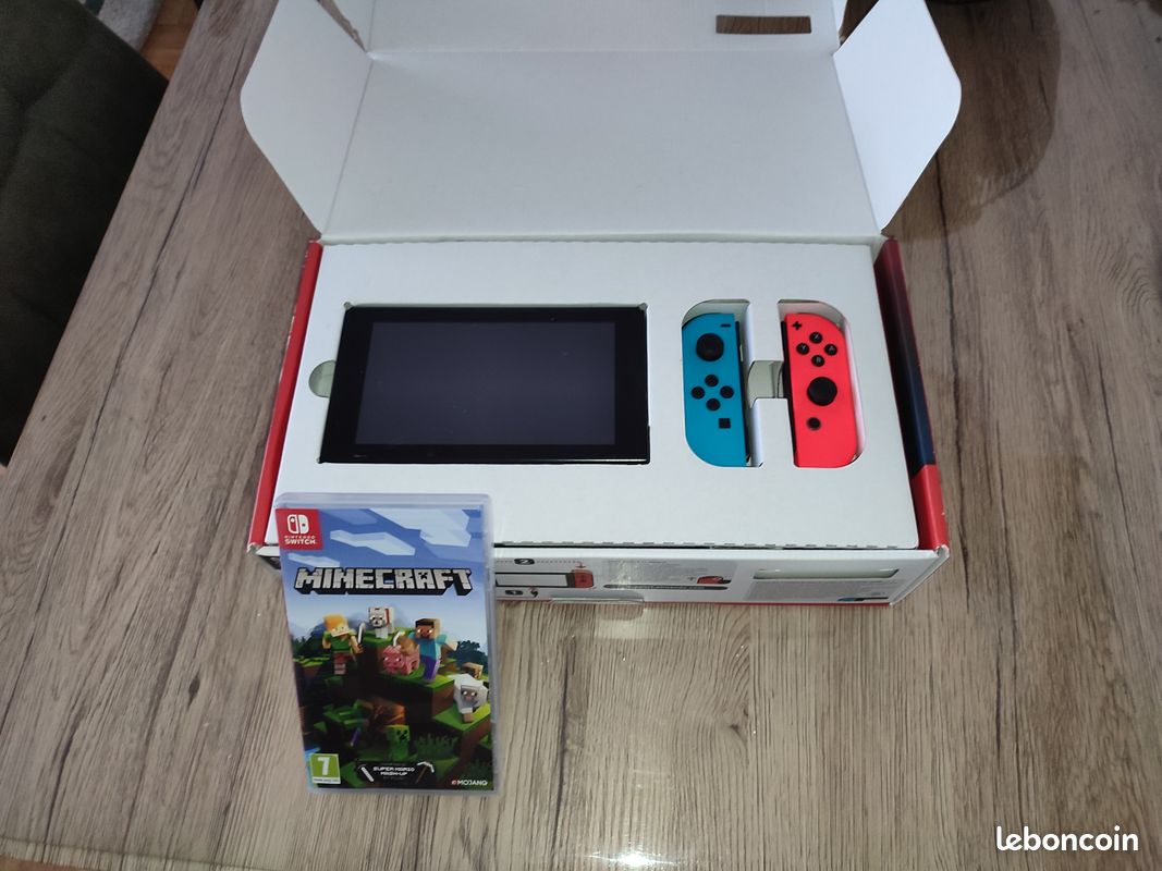 Nintendo Switch (Joy-Con rouge & bleu) + Minecraft + SSD 120 Go – Très bon état (sans chargeur) (image 1)