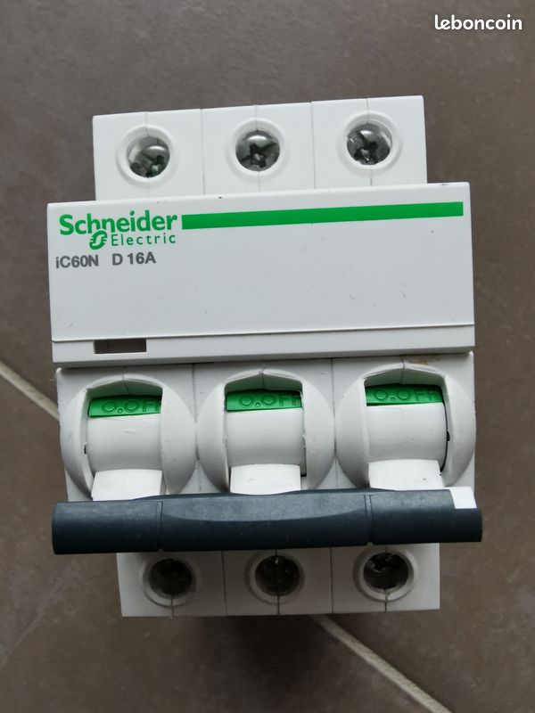 Disjoncteur tri 16A (image 1)