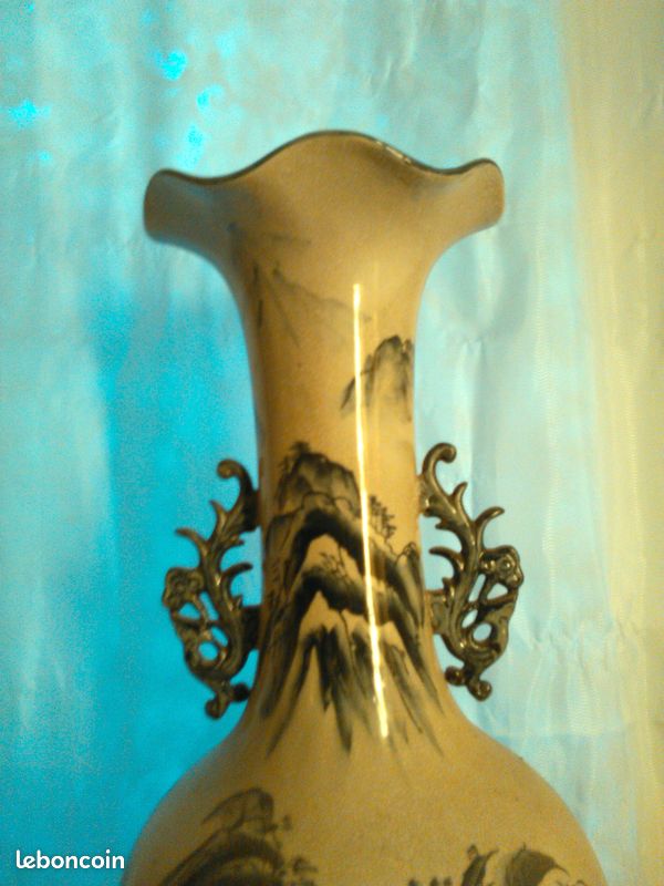 Paire de vases potiches asiatiques motifs bleu-gris sur porcelaine craquelée fond gris clair (image 12)