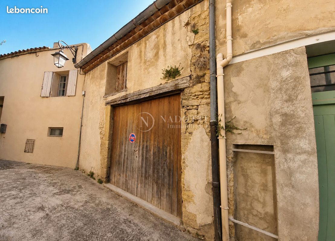 Local commercial 100 m² · à Lourmarin · 100 m² · 180 000 €