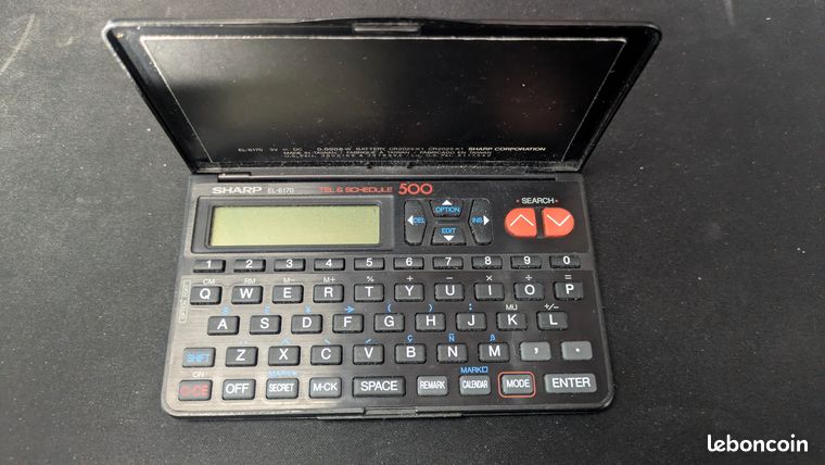 Ancienne Calculatrice électronique De Poche Photo stock - Image du mémoire, calculatrice: 45202328