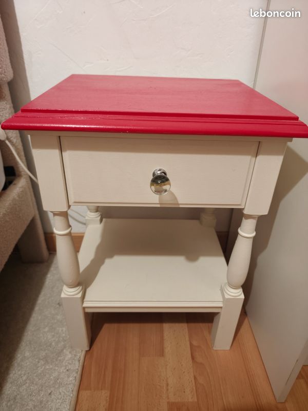 Table de chevet (image 1)