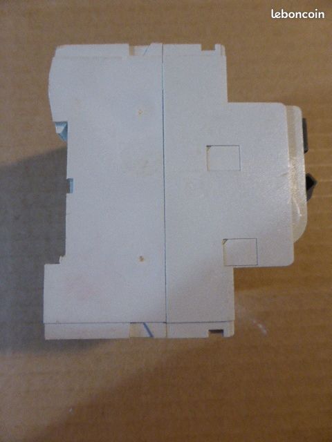 Interrupteur Différentiel Merlin Gerin Multi9 300mA - Référence 23199 - Neuf (France)