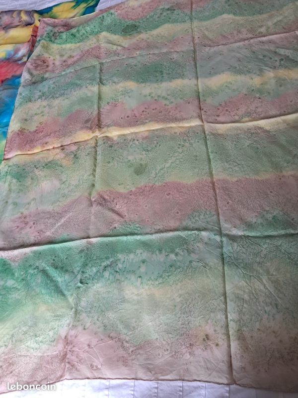 Foulard En Soie Vierge 100% - Dimensions 15 X 72 Pouces (env. 38x183 Cm) - Peinture Batik Artisanale, Bords Finis - Neuf