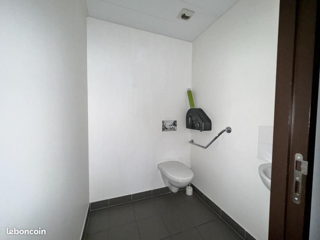 Bureau 1 941 m² (image 13)