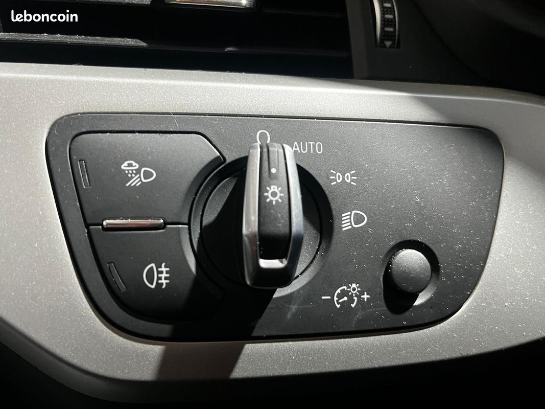 AUDI A4 AVANT BUSINESS 30 TDI 136 S tronic 7 Business Line MildHybride RADAR AV AR - ROUE DE SECOURS (image 17)