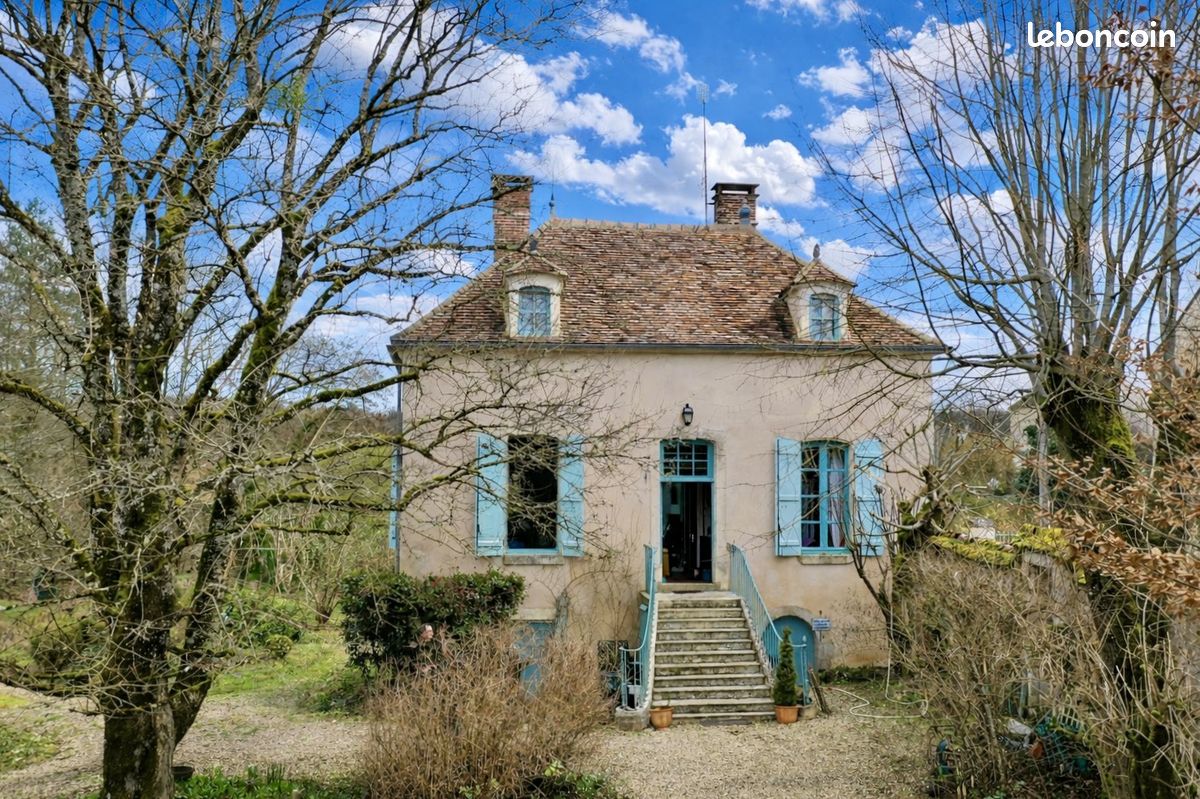 Maison 4 pièces 110 m² · à Châtel-Censoir · 110 m² · 214 000 €