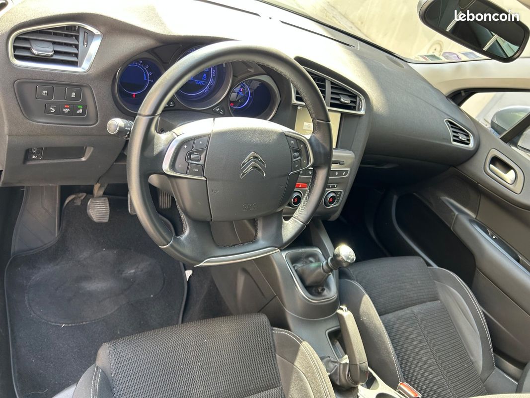 CITROEN C4 C4 PureTech 130 SS BVM6 Shine / Apple Carplay (image 9)