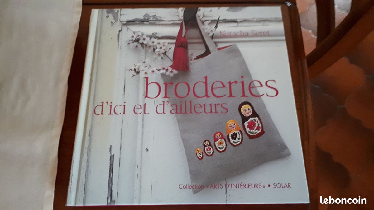 Livre "broderies d'ici et d'ailleurs" (image 1)