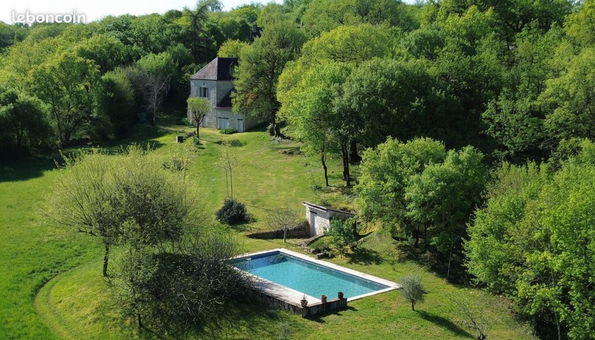 Maison 8 pièces 135 m² · à Salignac-Eyvigues · 135 m² · 585 000 €