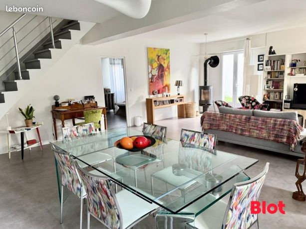 Maison 8 pièces 204 m²