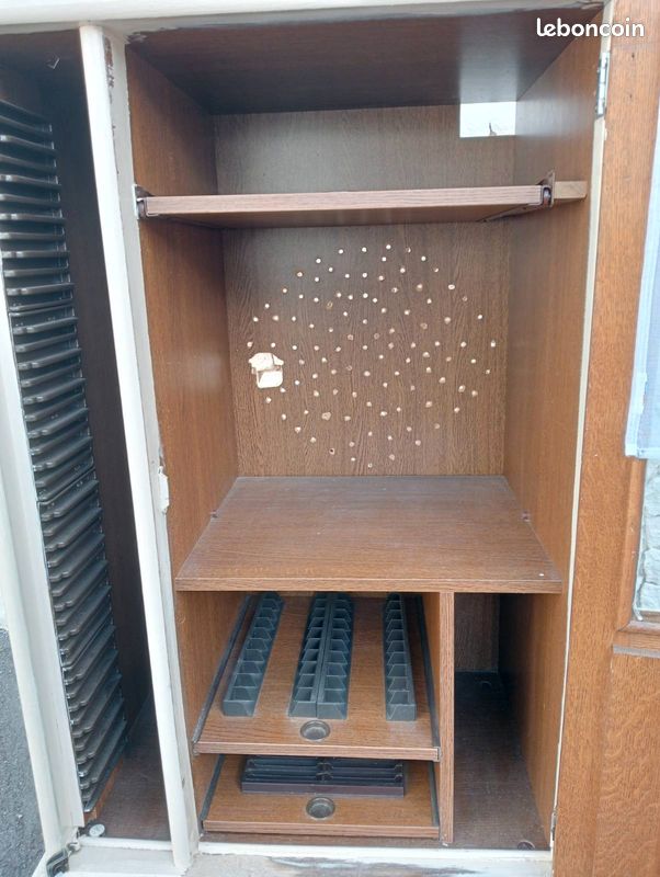 Commode multimédia en bois massif (image 3)