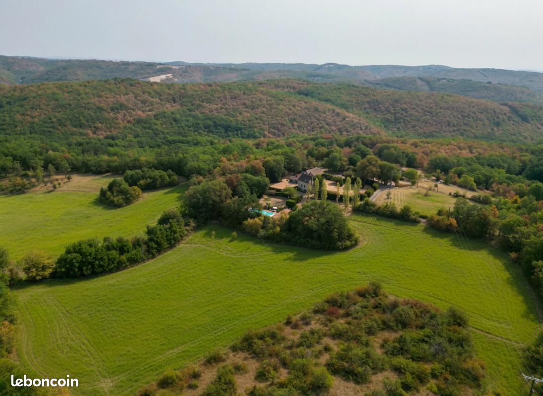 Maison 9 pièces 224 m² · à Carlux · 224 m² · 598 000 €