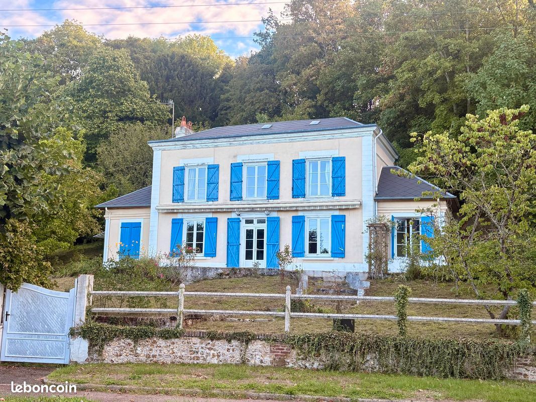 Maison 6 pièces 163 m² · à Brionne · 163 m² · 249 000 €