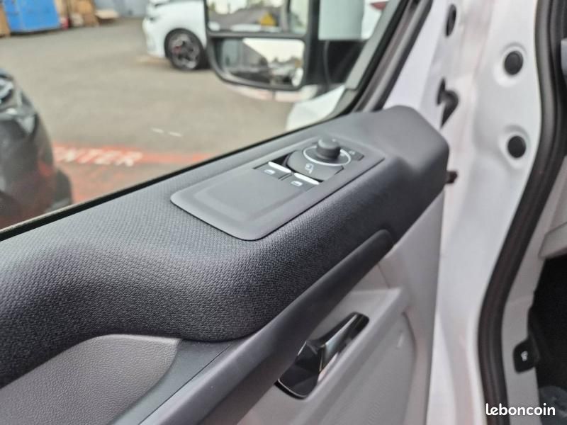 Ford Tourneo Custom 340 L1H1 Electrique 218ch 71kWh Titanium (image 9)