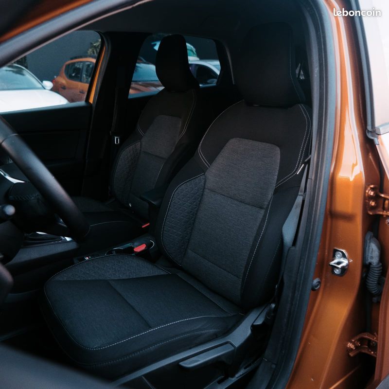 RENAULT Captur 1.3 TCe 160ch FAP Intens EDC (image 14)