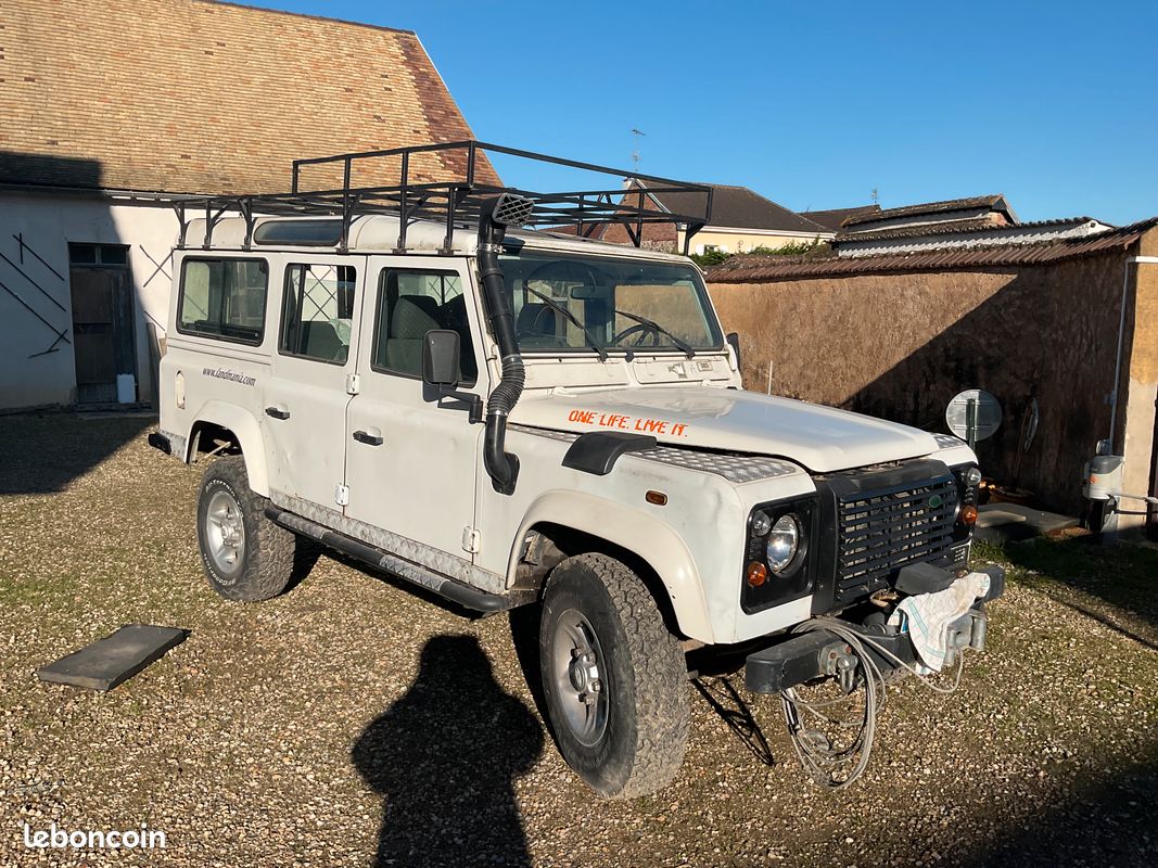 Land rover def 9 places - Voitures