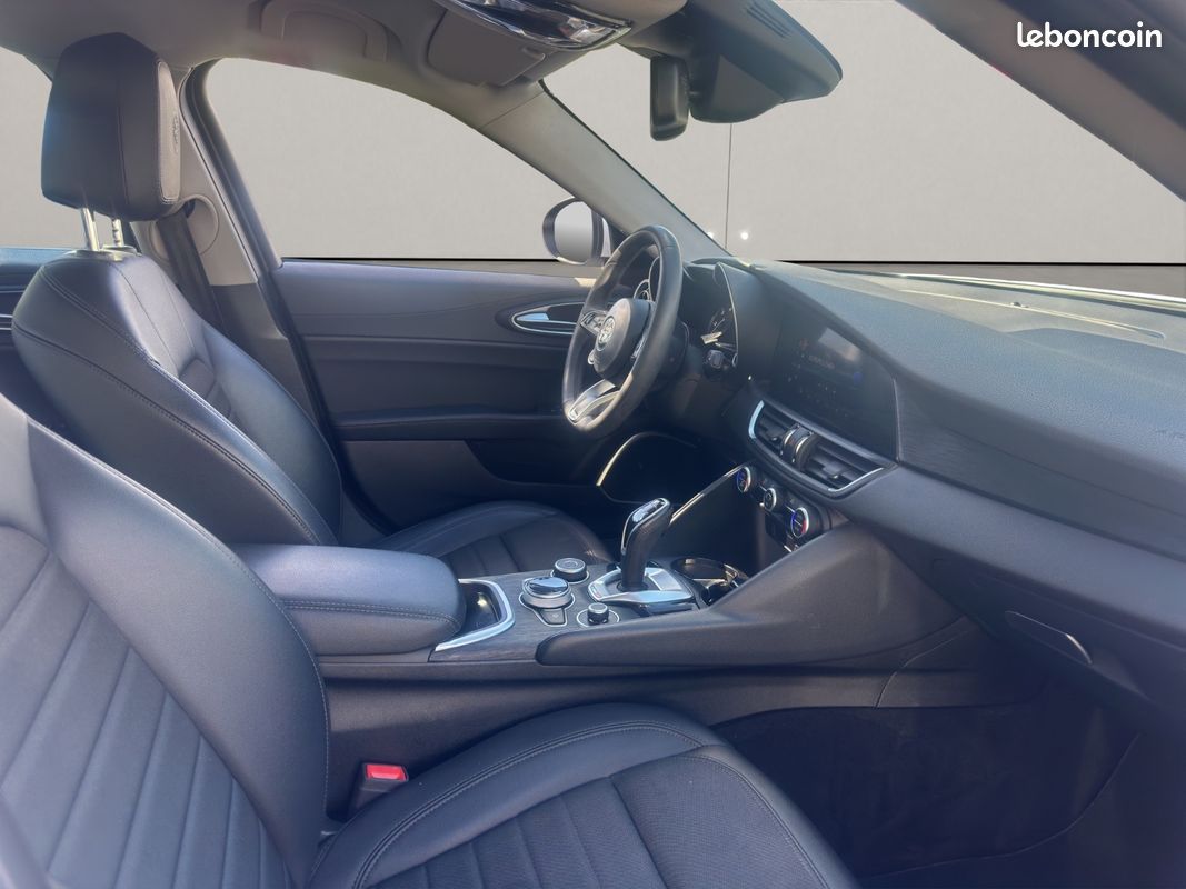 ALFA ROMEO GIULIA MY20 2.2 160 ch AT8 Super (image 11)