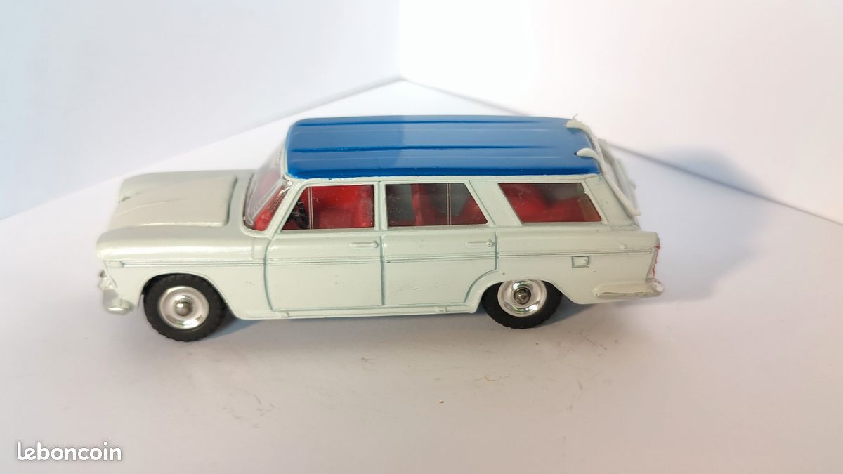 Dinky Toys 4.2 FIAT 2300 STATION WAGON No:172 Diecast Vintage Car White Blue Dinky Toys 4.2 FIAT 2300 STATION WAGON No:172 Diecast Vintage Car White Blue