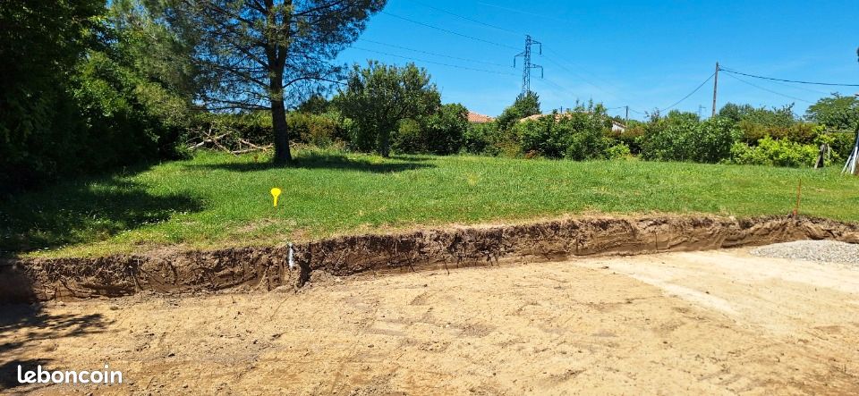 Terrain 454 m² · à Montaigut-sur-Save · 99 000 €