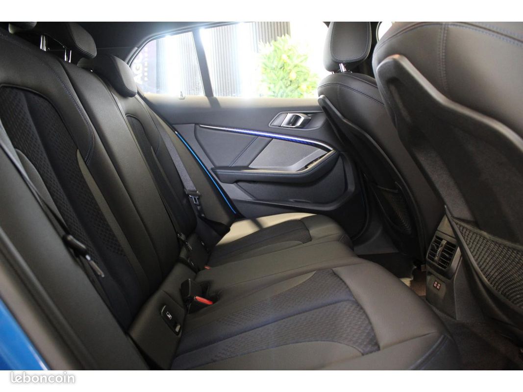 BMW SERIE 1 135i xDrive - BVA Sport BERLINE F40 M Performance (image 12)